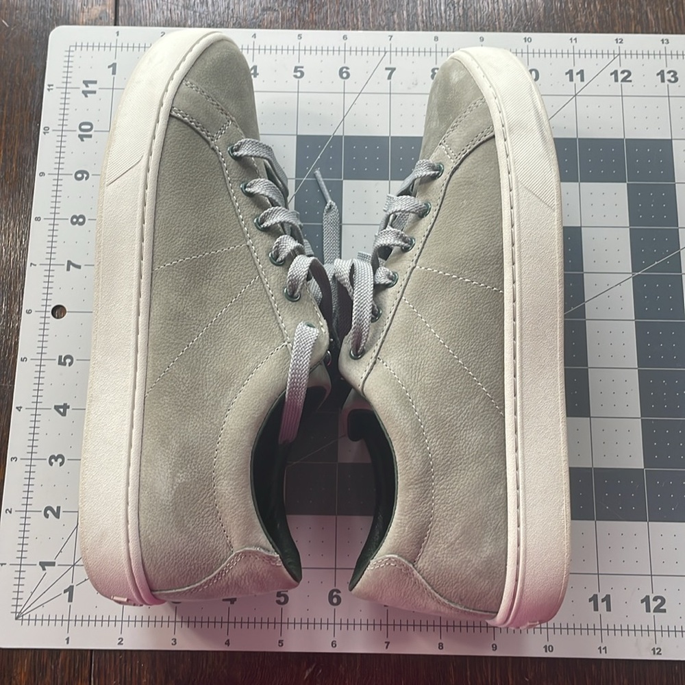 L.L. Bean sage green leather walking shoes/sneakers, 8.5 medium - Picture 9 of 9